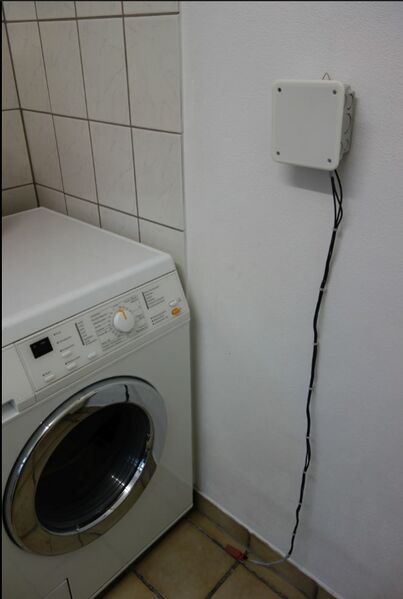 Datei:Wasserstandswarner-Waschküche.JPG