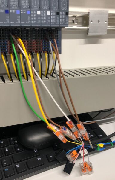 Datei:Parkhau SPS Verkabelung.JPG